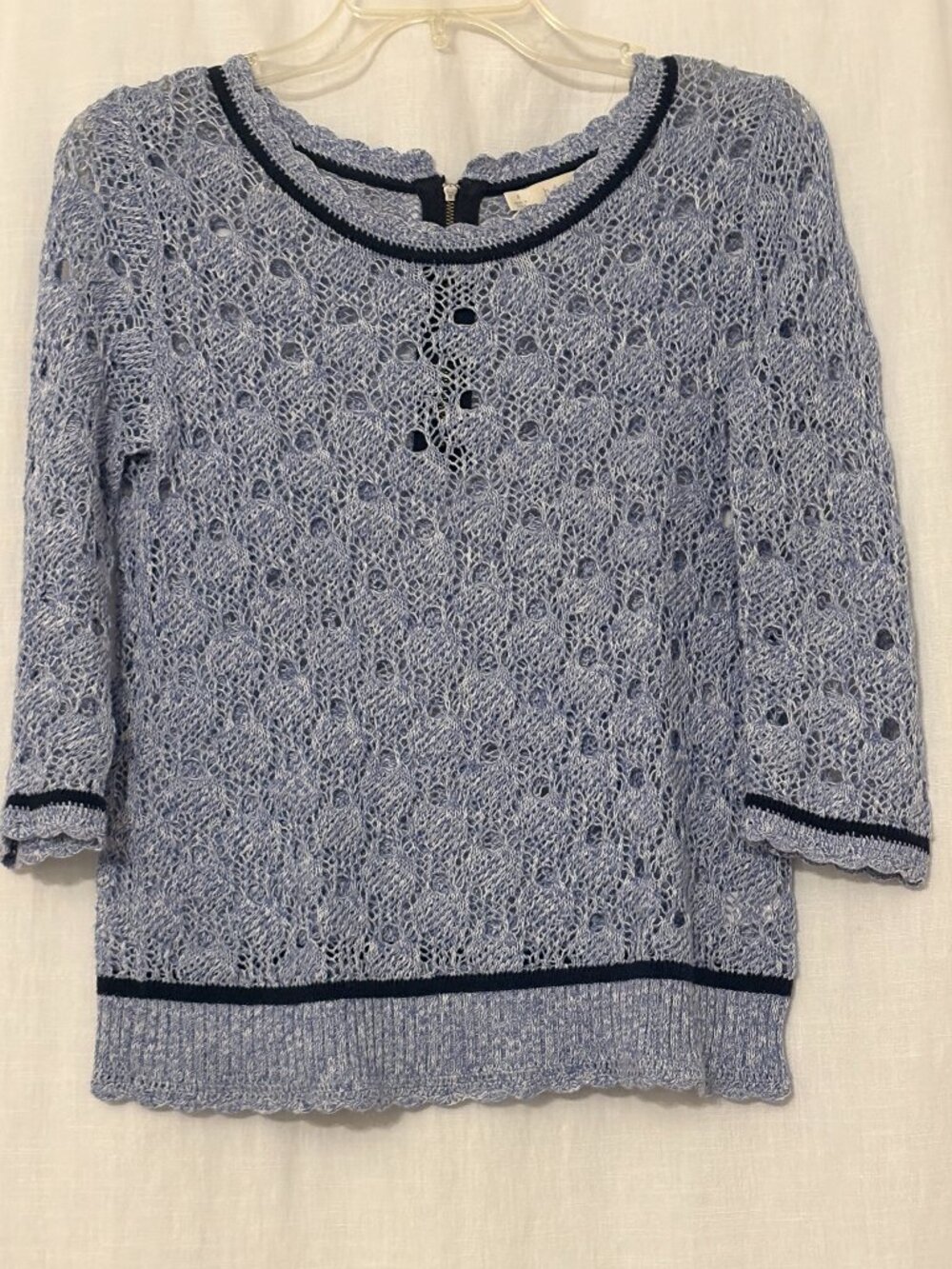 Hinge Open Knit 3/4 sleeve Top, Navy Blue Trim on Neck, Sleeves & Hem. Size S
